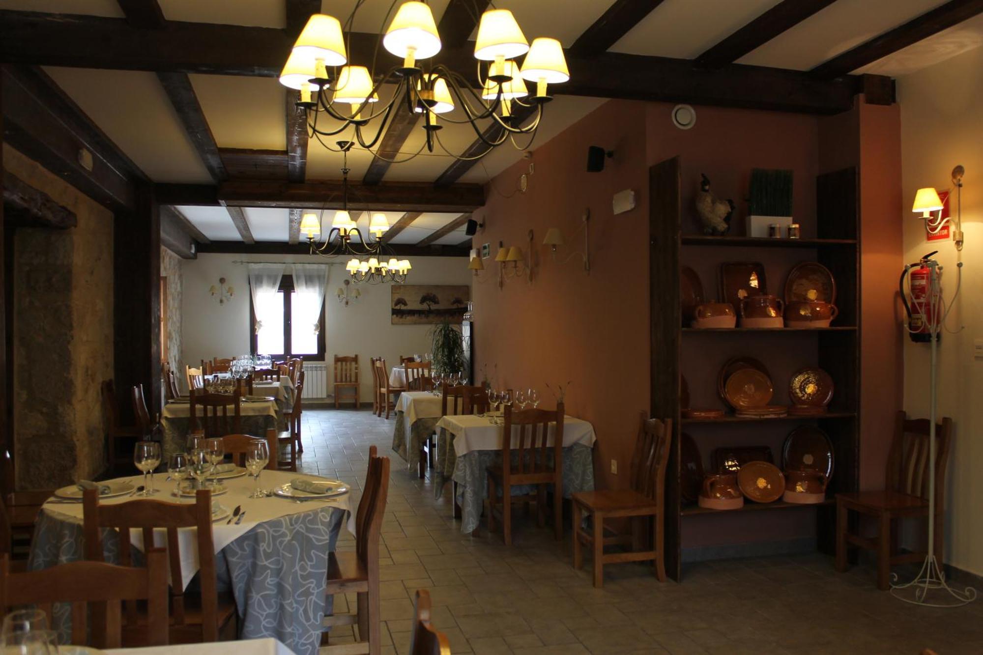 Hotel Rural Restaurante Las Baronas Santa Cruz de la Salceda Exterior photo